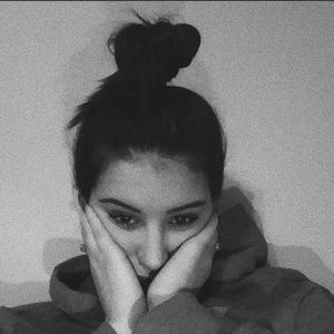 Meet your Posher, Adriana